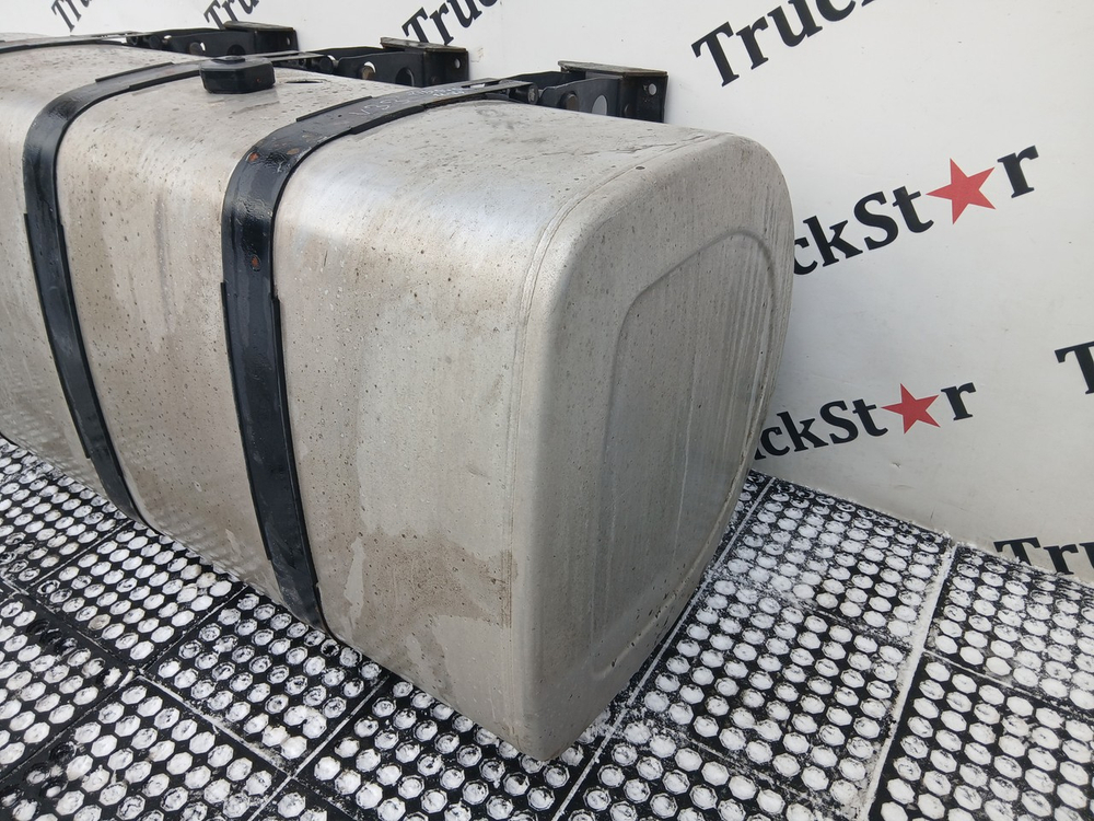 Бак топливный 610L