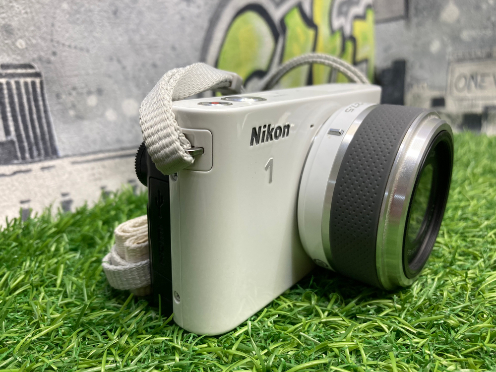 Nikon 1 J2 Kit 11-27.5mm 3.5-5.6