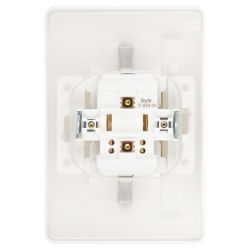 Розетка Intro Style 7-210-01 двойная с заземлением 2х2P+E Schuko с крышкой шторками 16А-250В СУ IP44 белый | Intro