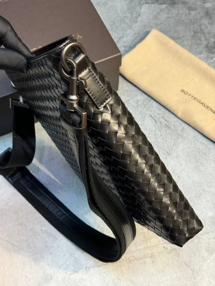 Сумка кожаная Bottega Veneta через плечо