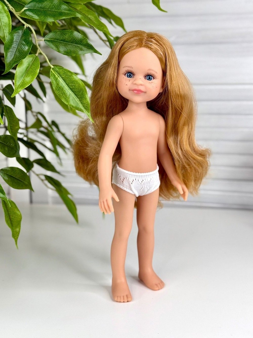 Кукла для девочки 32см Кончита виниловая (04490)