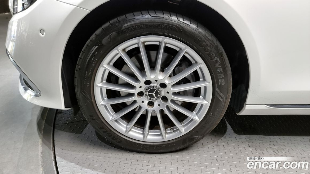 Mercedes-Benz E-Class W213 E220d 4MATIC Exclusive (12.2023)