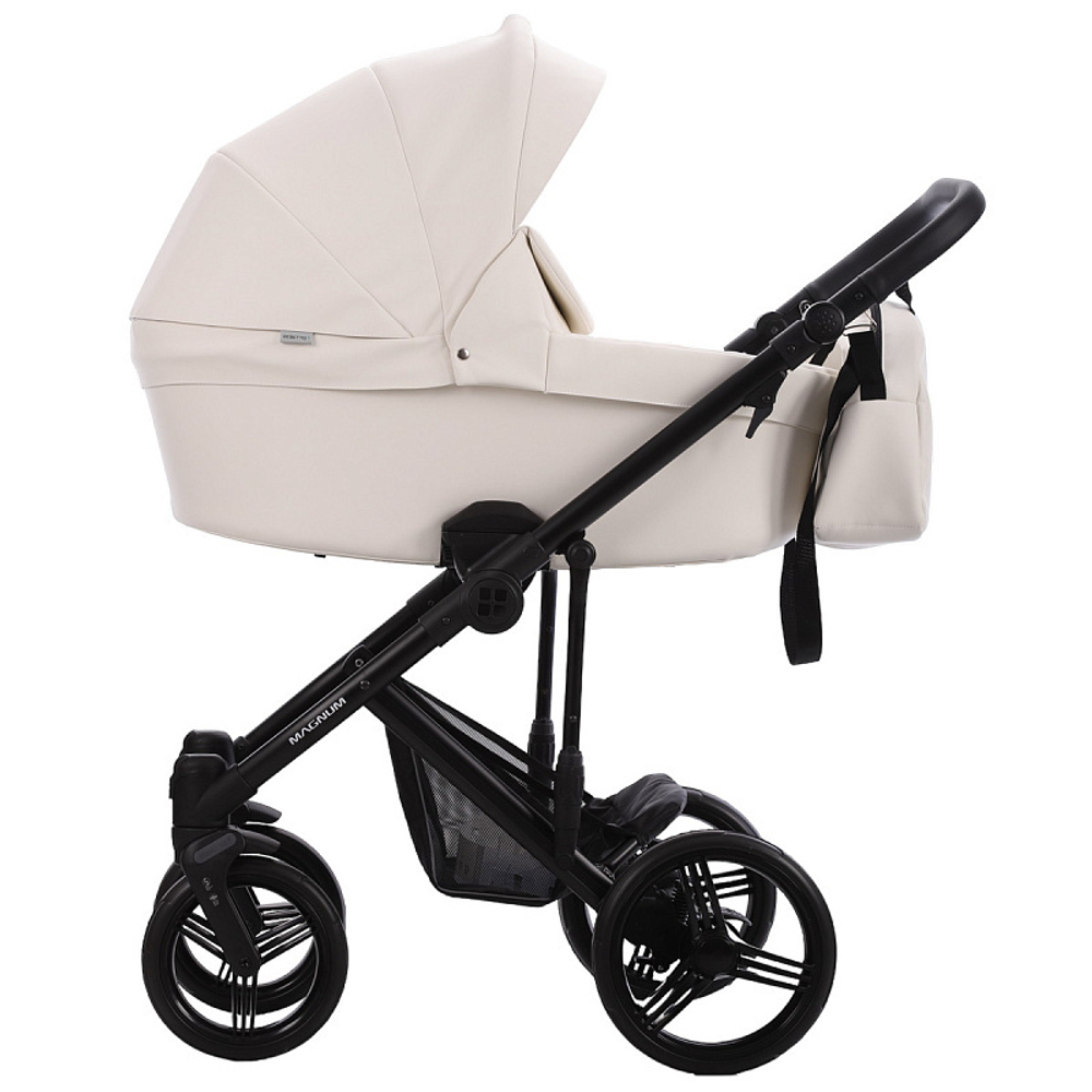 Детская коляска Bebetto Magnum Light Pro 3 в 1 с автокреслом Avionaut Cosmo 07 белая кожа
