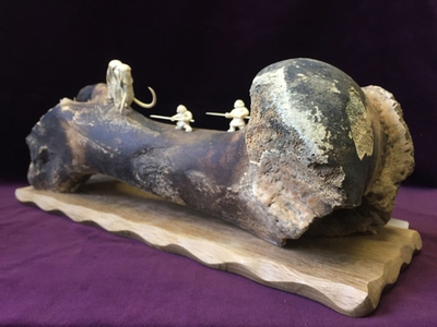 Охота на мамонта. Резная кость. Скульптурная композиция.