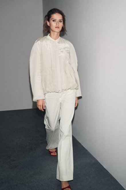 ZARA СТЕГАНАЯ КУРТКА С КАРМАНАМИ — ZW COLLECTION, БЕЖЕВЫЙ/ЗЕЛЕНЫЙ