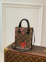 Louis Vuitton Petit Sac Plat
