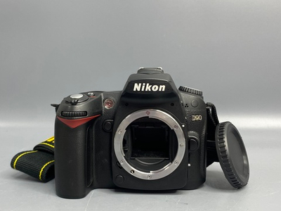 Nikon D90, зеркало не фиксируется