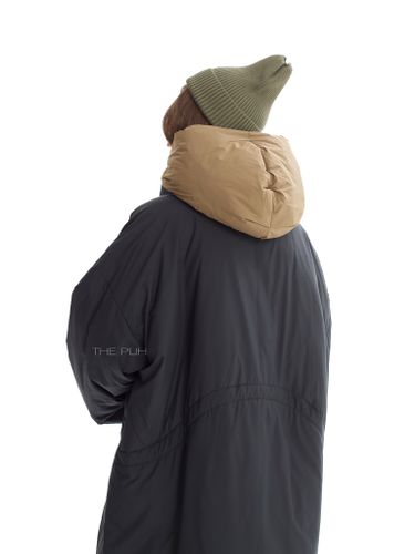 Черно-оливковый длинный пуховик с капюшоном