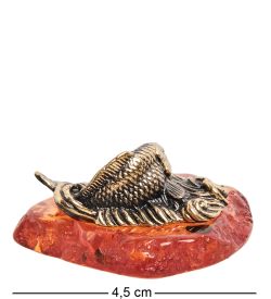 Народные промыслы AM-1388 Фигурка «Рыба на волне» (латунь, янтарь)