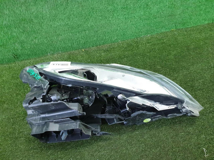 Битая Фара правая Geely Atlas (2016-2022) LED