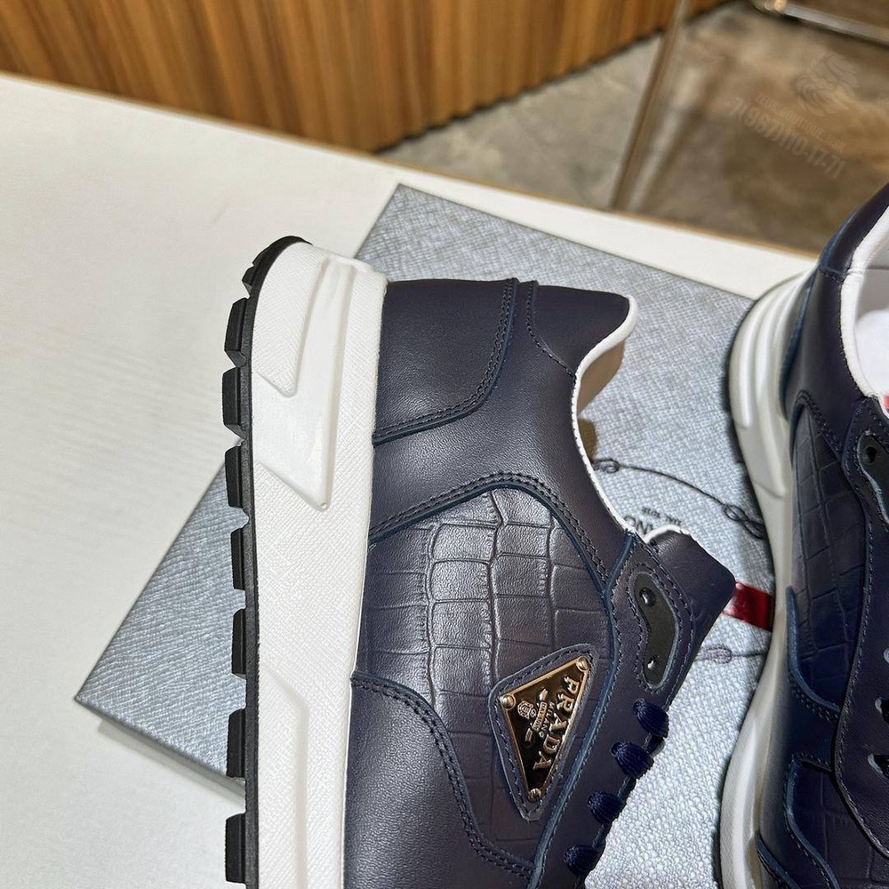 Кроссовки Prada