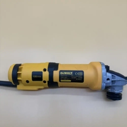 Шлифовальная машина / УШМ / Болгарка DeWALT УШМ 125/1100W (1100 Вт, 125 мм), с регулировкой оборотов, сетевая, в кейсе