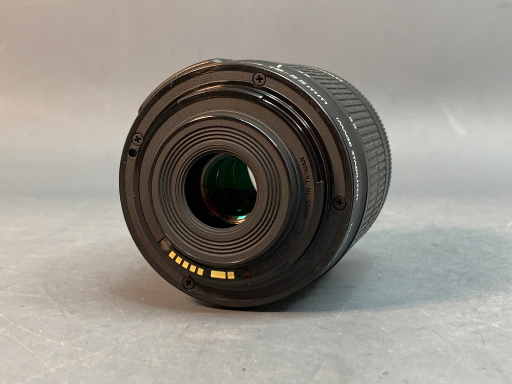 Canon EOS 100D Kit EF-S 18-55mm F3.5-5.6 IS STM 13.815 кадров
