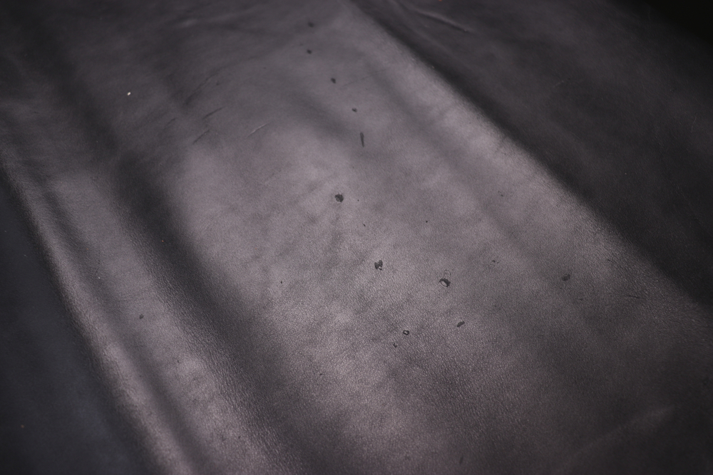 Уценка: 1,8-2,2 Юфть черная выворотная 183 дм²