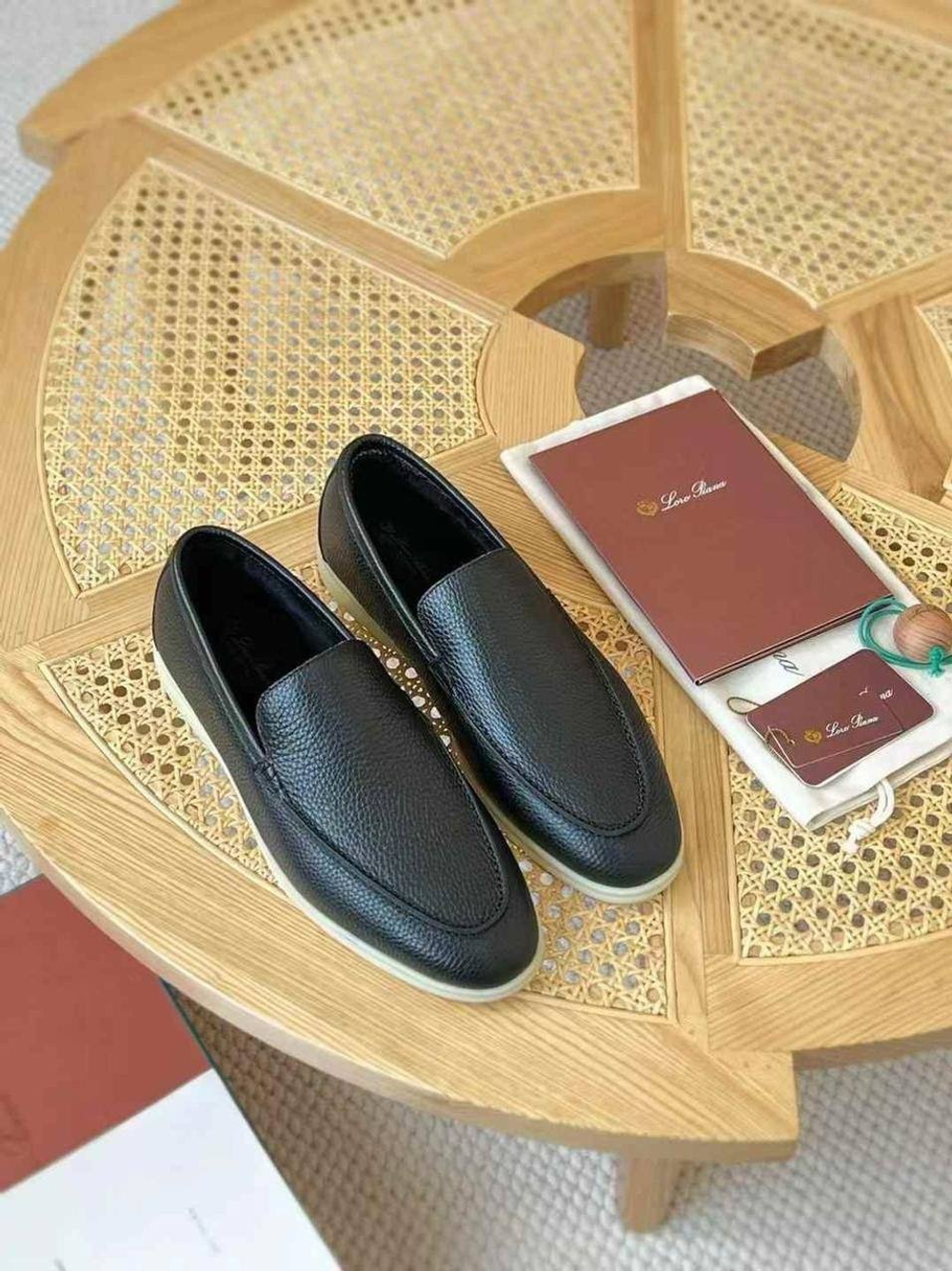 Лоферы Loro Piana Summer Walk с мехом
