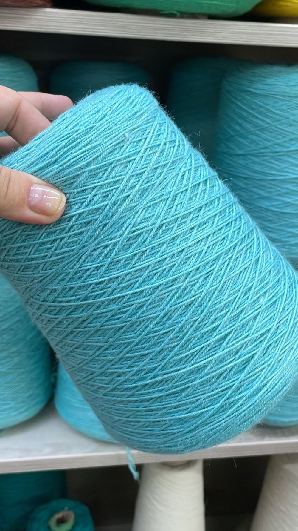 Пряжа для вязания меринос с шелком на бобине