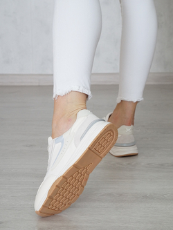 Кроссовки женские демисезонные