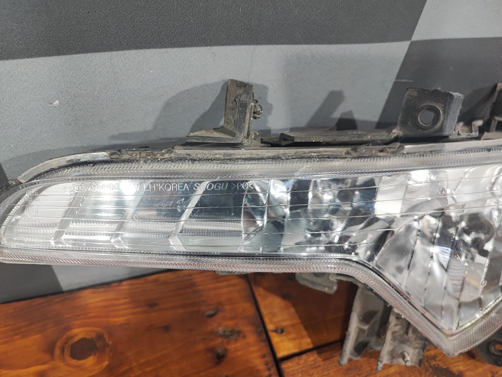 ПТФ передняя левая Kia Sportage 3 (SL)  Б/У Оригинал 922013W000