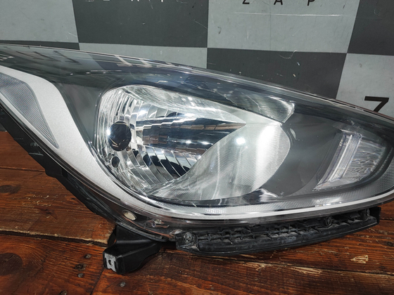 Фара правая галоген Hyundai Solaris 2 (HCR) 17-20 Б/У Оригинал 92102H5000