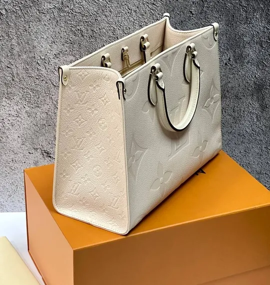 Сумка Louis Vuitton Onthego кремовый