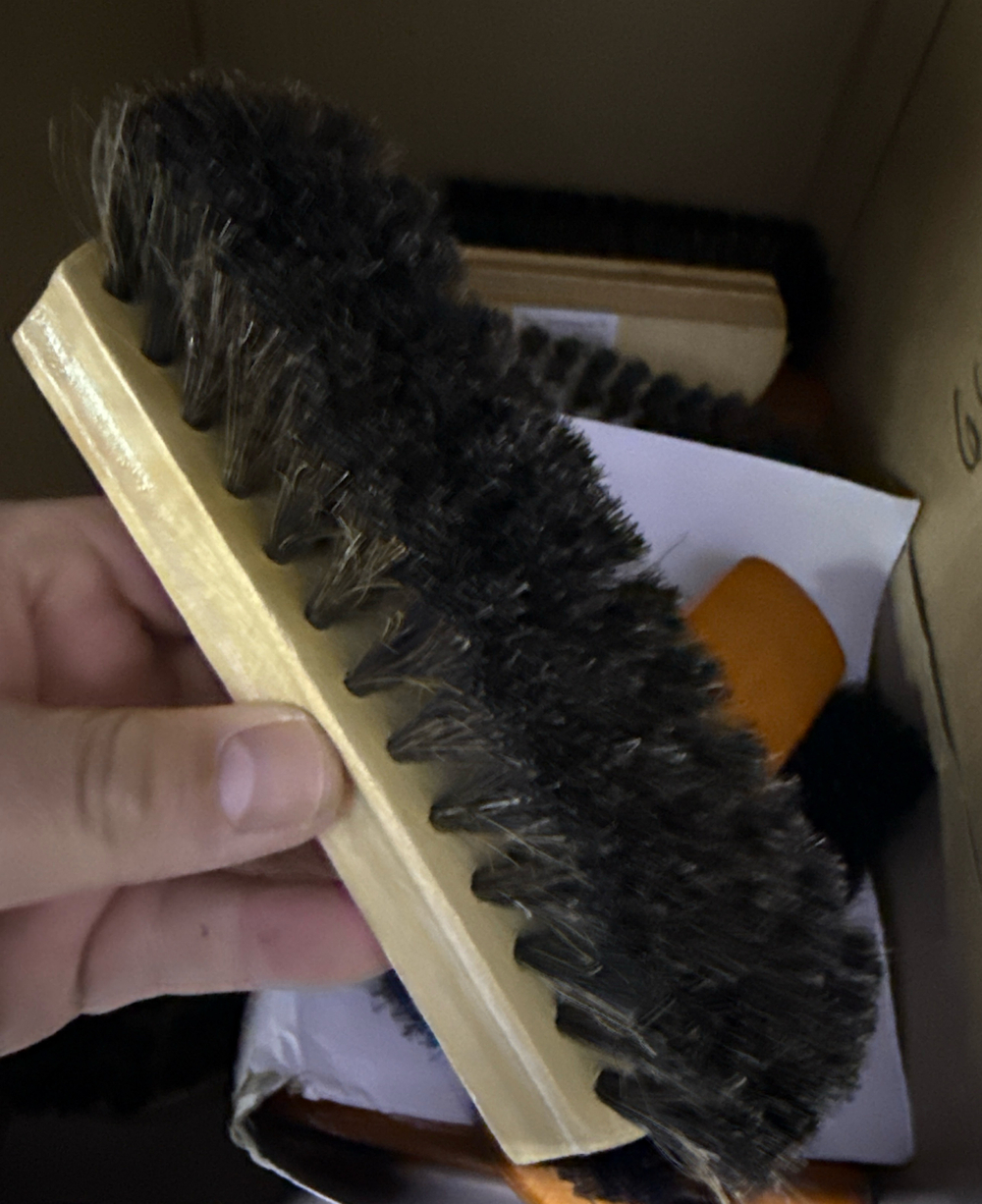 Щетка для обуви 12в