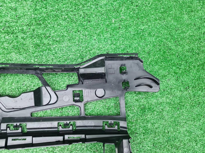 Кронштейн переднего бампера LH BMW 5er G30 (17-20)