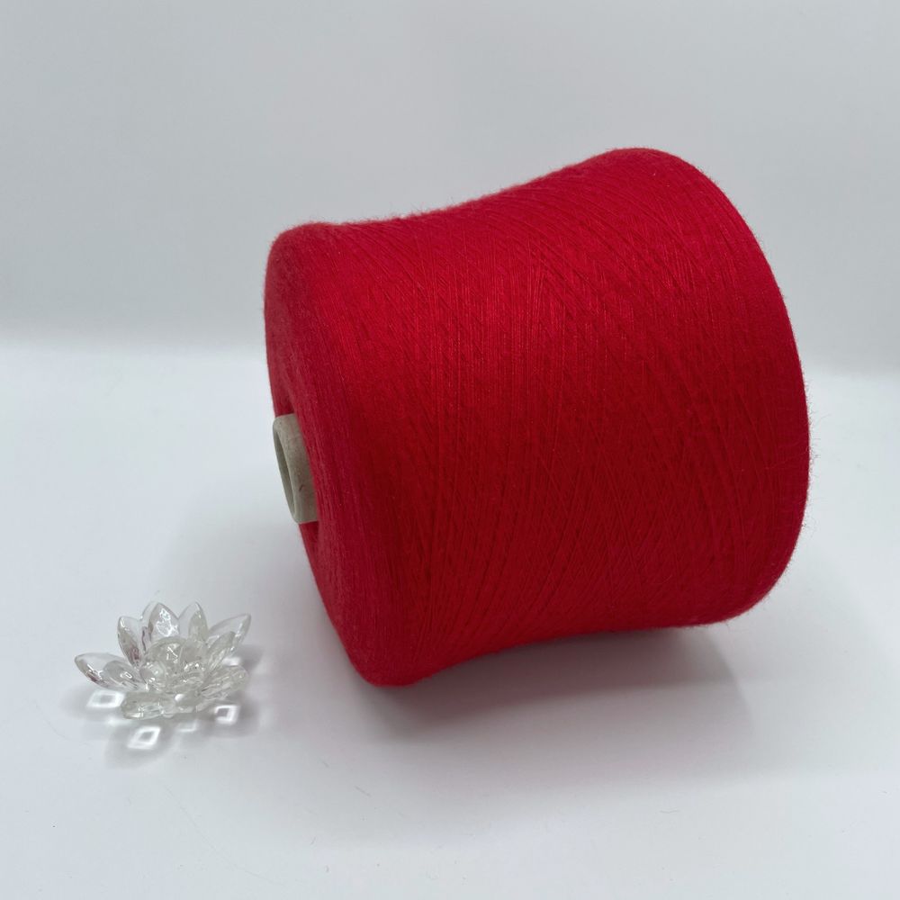 Бобинная пряжа для вязания (100 гр.) COFIL 43% вискоза 29% полиэстер 28% эластан