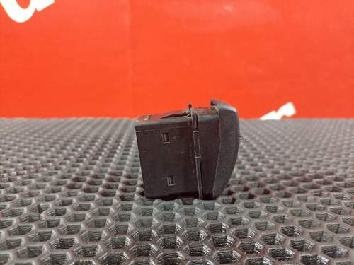 Кнопка освещения панели приборов