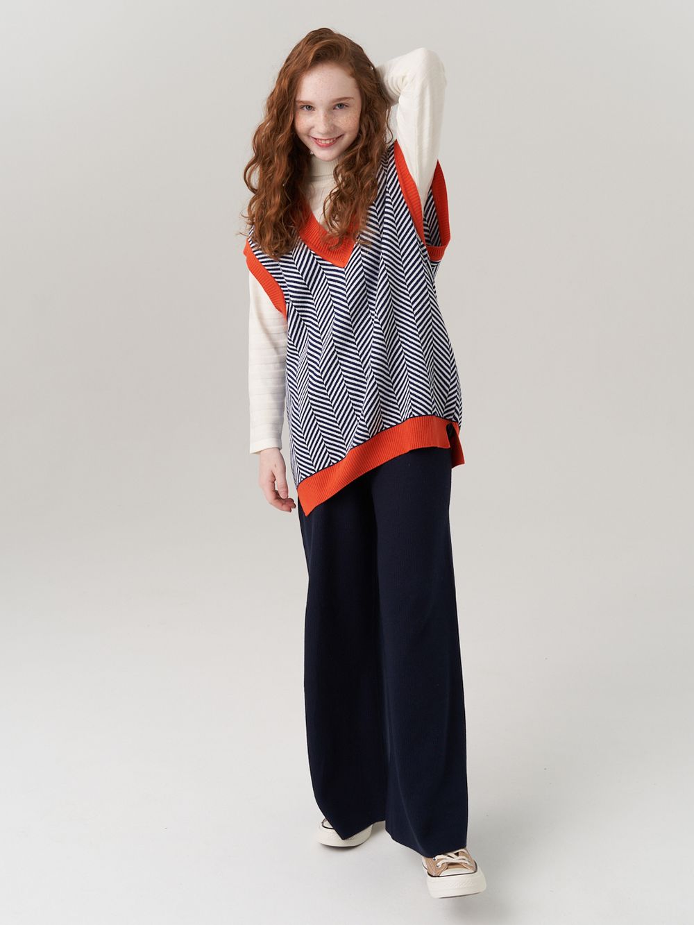 Жилетка для девочки в школу 953 н.синий-оранжевый