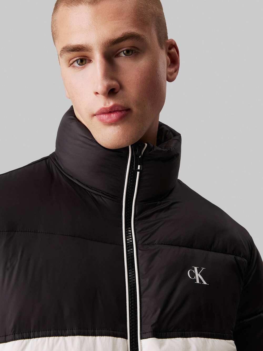 Куртка CALVIN KLEIN JEANS - черный(J30J325584)