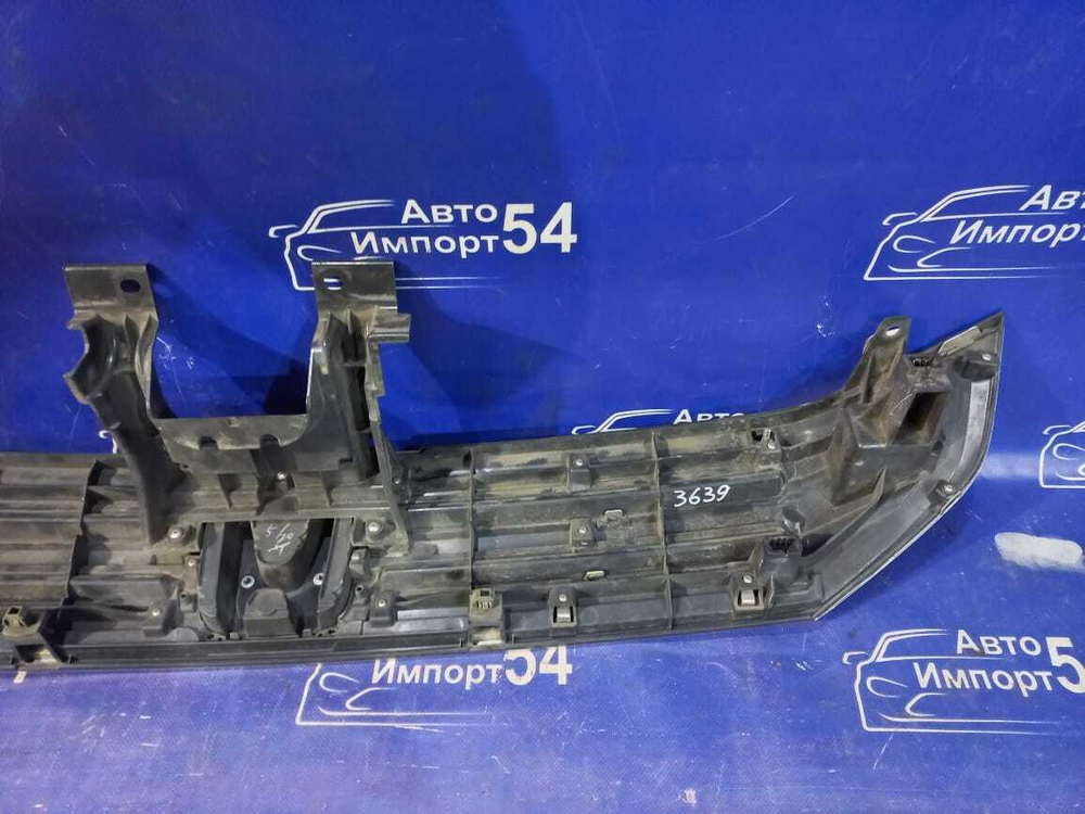 Решетка радиатора Honda STEPWGN 2009-2015
