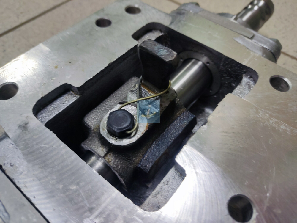 Механизм управления КПП 239.1702200