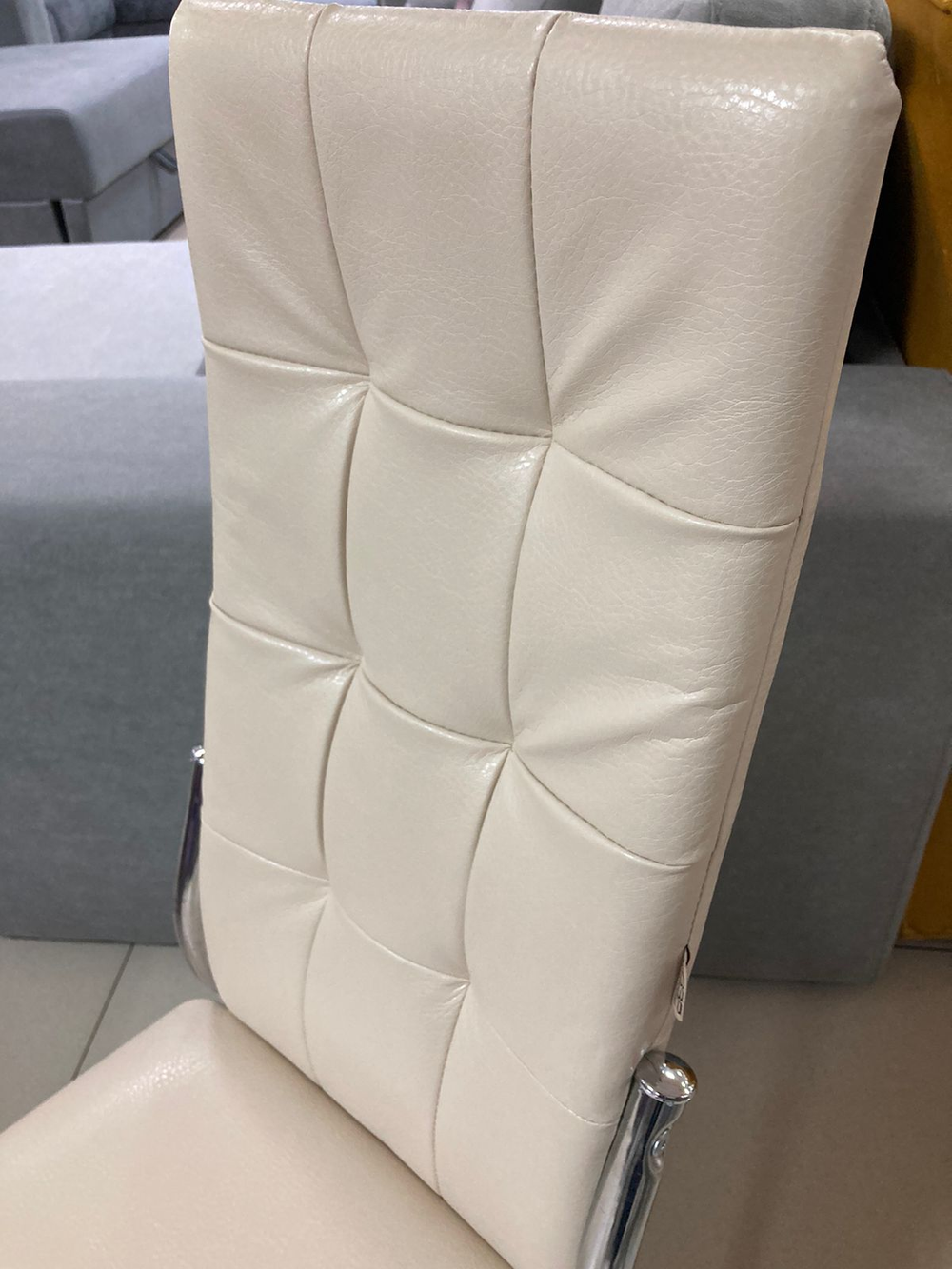 Стул Хилтон каркас хром квадрат основание экокожа ваниль