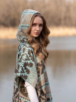 Пончо шерстяное с орнаментом