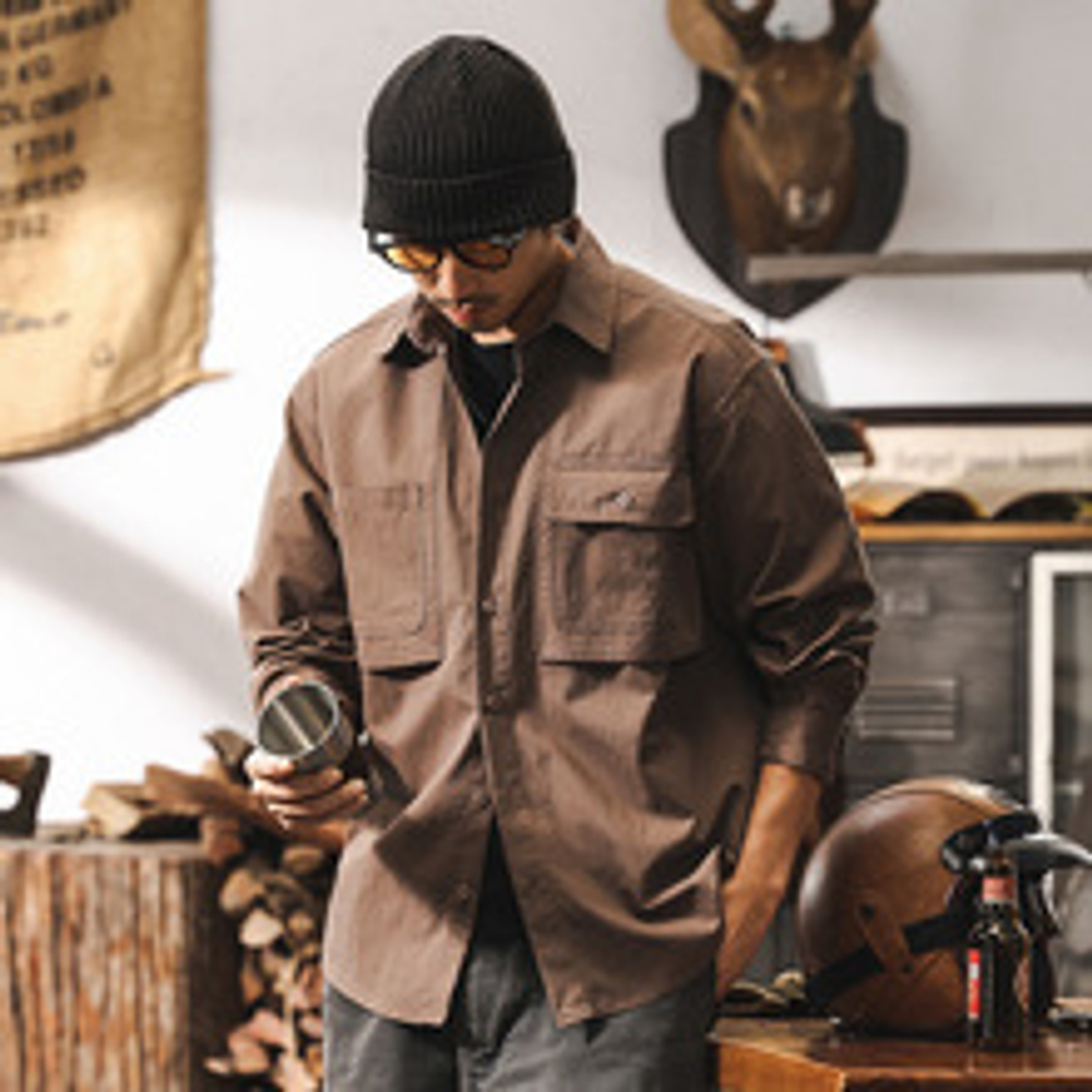 Рубашка мужская с длинным рукавом и стильными накладными карманами