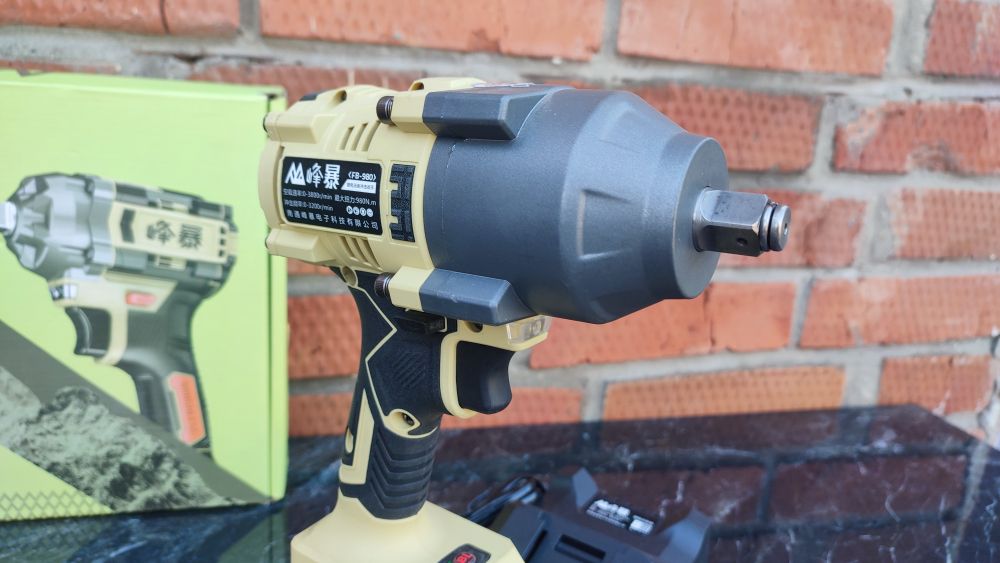 Гайковерт аккумуляторный Ударный FB-980