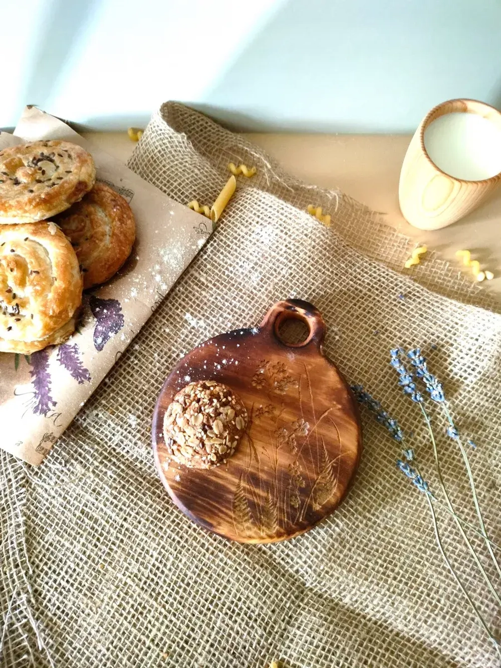 Доска разделочная из дерева сервировочная