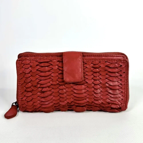 Женский кошелек из натуральной винтажной кожи красного цвета