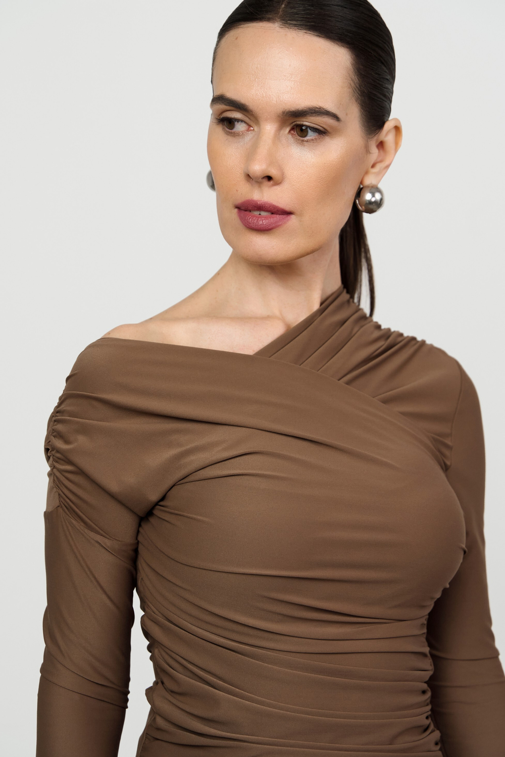 Лонгслив с драпировкой