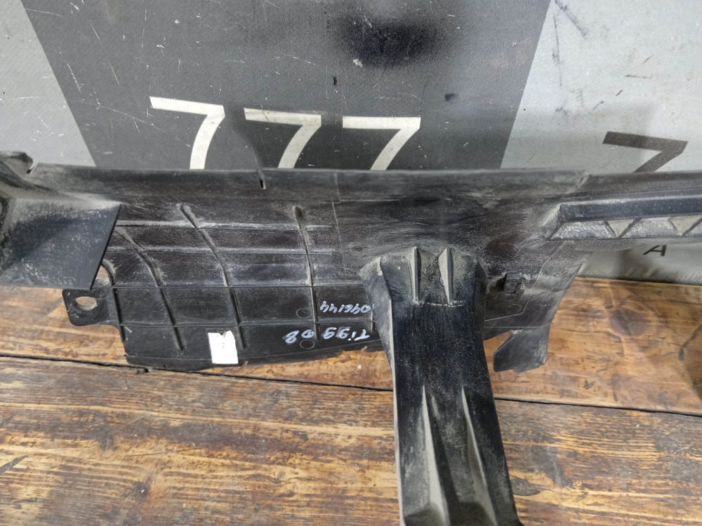 Дефлектор радиатора левый Chery Tiggo 8 Pro 21-нв Б/У Оригинал 302000902AA