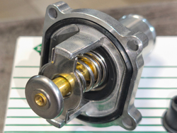 Термостат холодный Opel Z16XEP Z18XEP 90 в сборе с датчиком