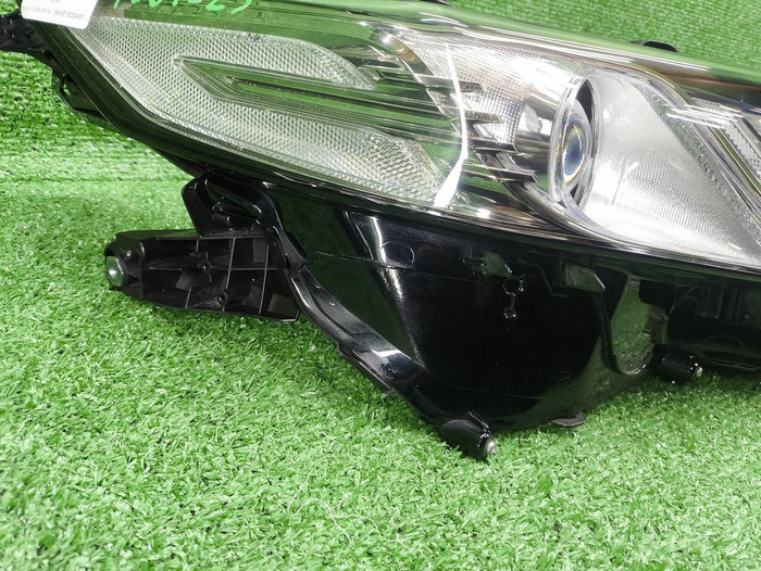Фара правая Toyota Camry xv70 (2017-2021) LED