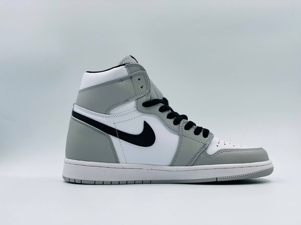 Кроссовки Nike Air Jordan 1 Mid