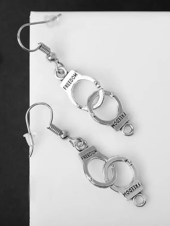Серьги металл &quot;Наручники&quot;, цвет чернёное серебро