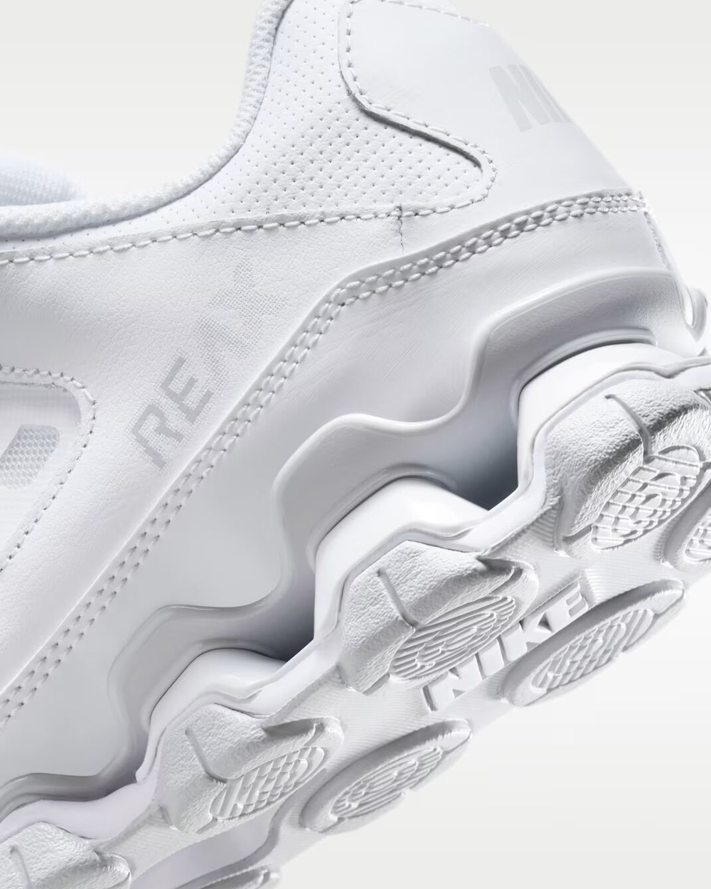 Nike Reax 8 TR Женские кроссовки для тренировок - NIKE
