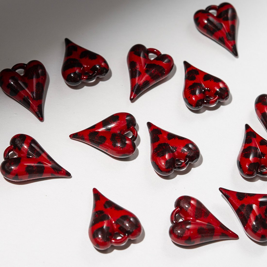 Подвеска "Красный леопард", 27*20мм, акрил