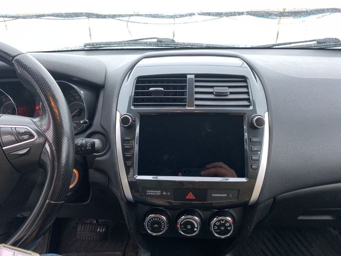 Магнитола для Mitsubishi ASX 2010-2016, Peugeot 4008, Citroen C4 Aircross (рамка с крутилками и кнопками) - FarCar BM9-2K-7064K9 монитор 9.5" 2K QLED на Android 14, Быстрая, CarPlay, 4G SIM-слот
