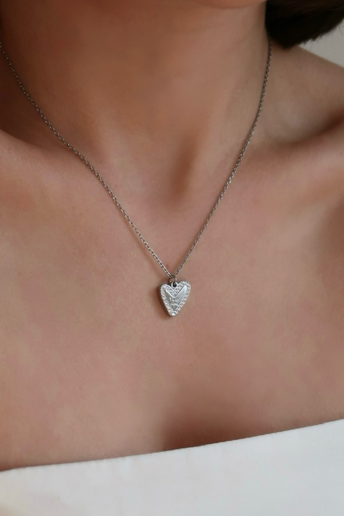Цепочка СЕРДЦЕ с надписью в серебряном цвете