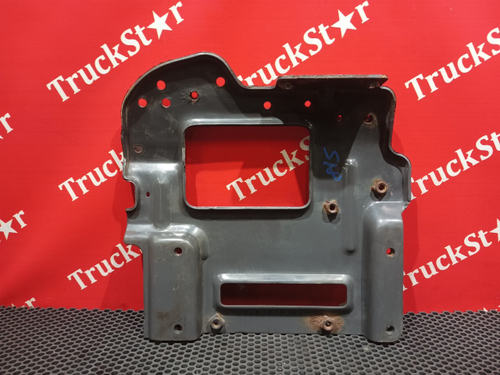 Кронштейн усилителя бампера левый