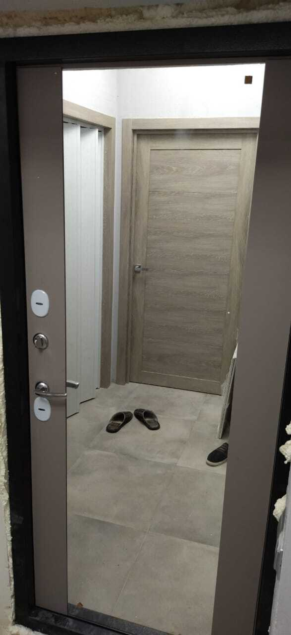 Дверь Входная Лабиринт Бетон С зеркалом Максимум Грей софт